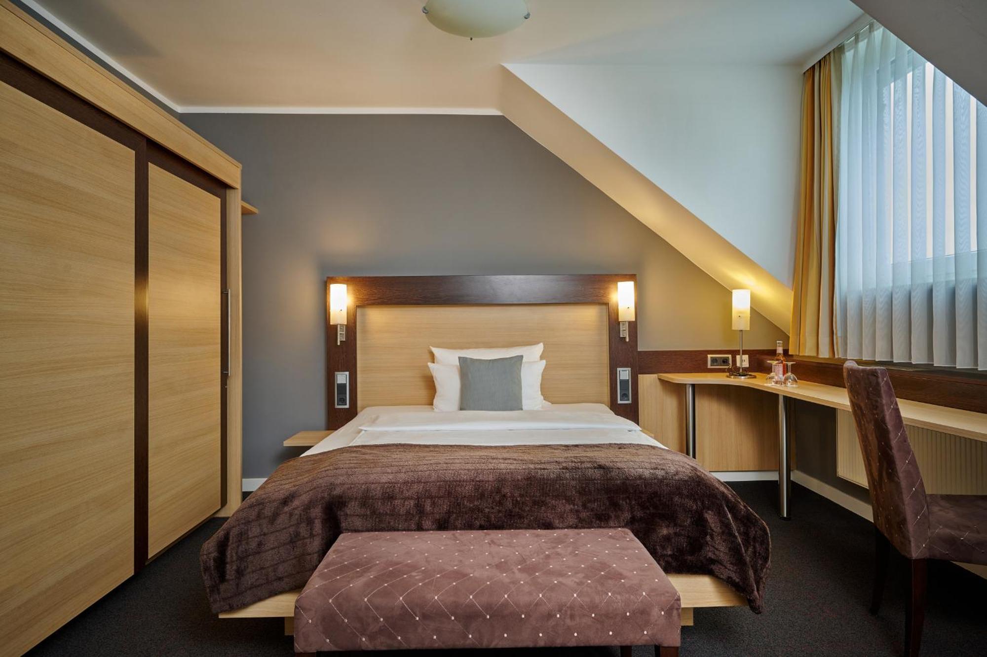 Hotel Westend Nuremberga Exterior foto